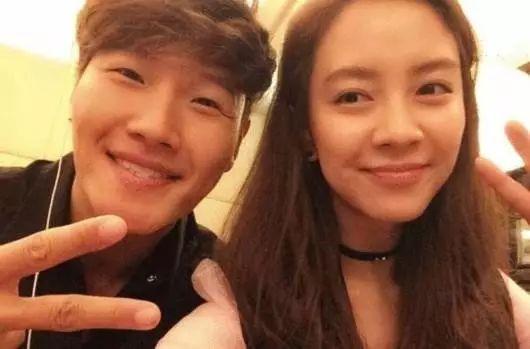 宋智孝母亲爆料视频播放,揭秘明星家庭背后的故事 第2张 宋智孝母亲爆料视频播放,揭秘明星家庭背后的故事 第2张